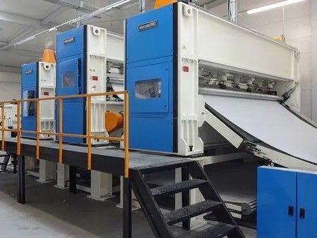 Máquina para perforar agujas laminadas de múltiples capas Línea de producción de fieltro no tejido